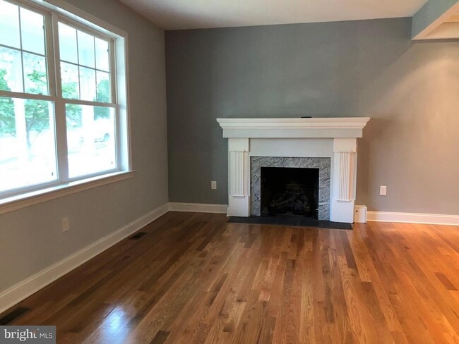 Building Photo - 3605 Quesada St NW