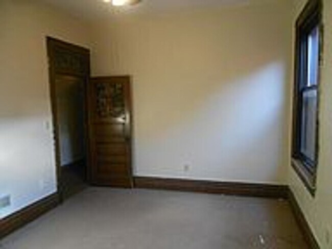 Foto del edificio - 1309 E Carson St
