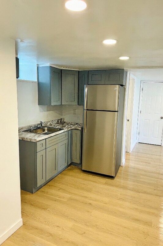 Foto del edificio - 6 Depot Hill Rd