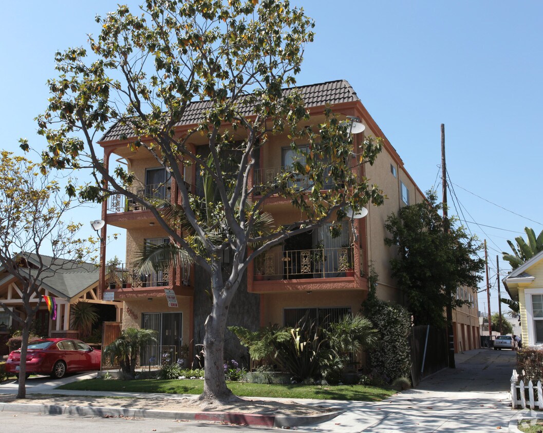 Building Photo - 1755 E 3rd St