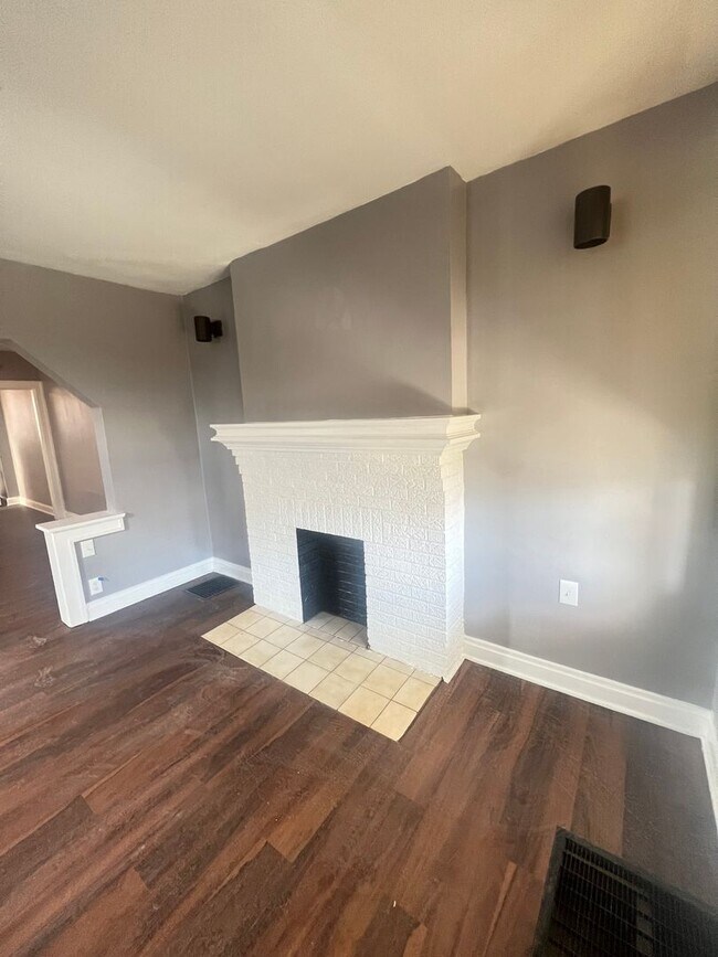 Foto del edificio - 287-289 N Burgess Ave