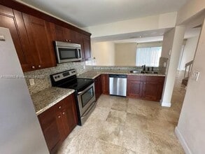 Building Photo - 878 Crystal Lake Dr