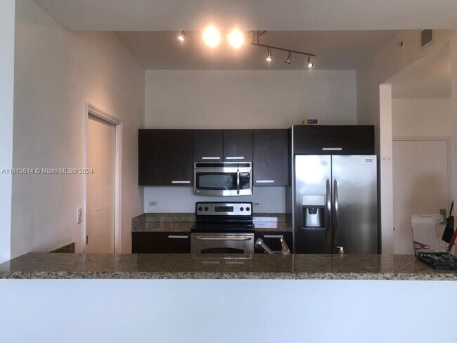 Foto del edificio - 2525 SW 3rd Ave