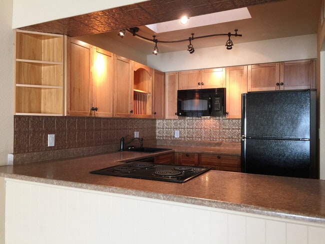 Building Photo - TOWNHOME -VILLAGE OF OAK CREEK -  NIZHONI