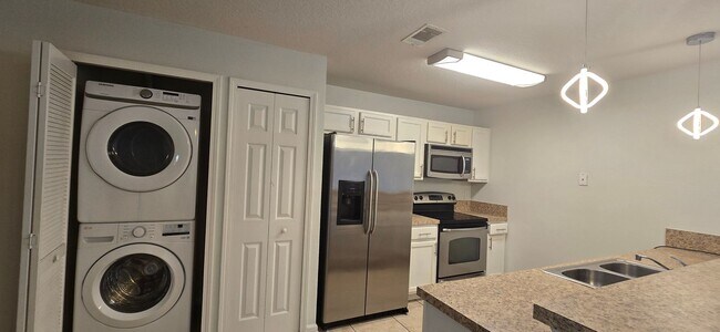 Foto del edificio - RENT VOUCHS ACCEPTED - Rent at The Woods of Ortega