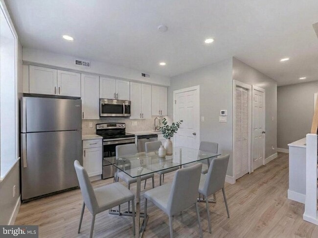 Foto del edificio - 672 N 19th St