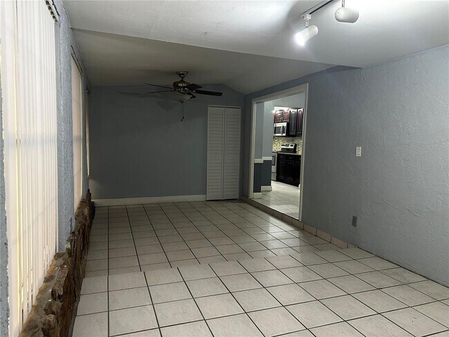 Building Photo - 6028 Mornay Dr