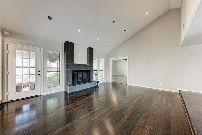 Building Photo - 7411 Fireoak Dr