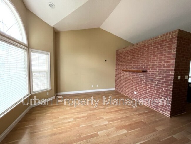 Foto del edificio - 332 W 2200 N