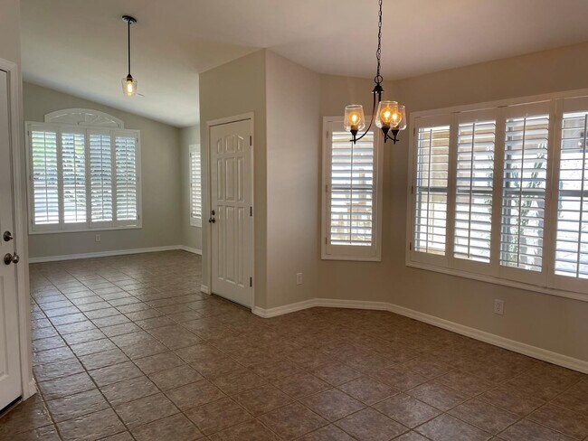 Foto del edificio - 21611 N 48th Pl