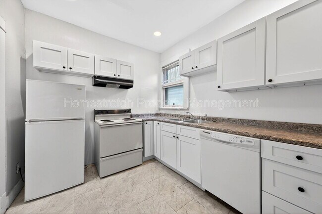 Foto del edificio - 4555 Ruskin Ave