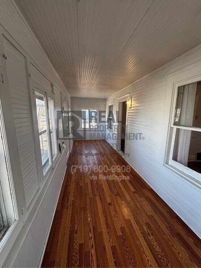 Foto del edificio - 1938 E 6th St