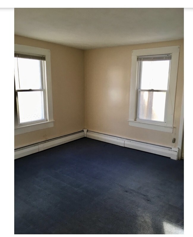 Building Photo - 27 Molzon Pl
