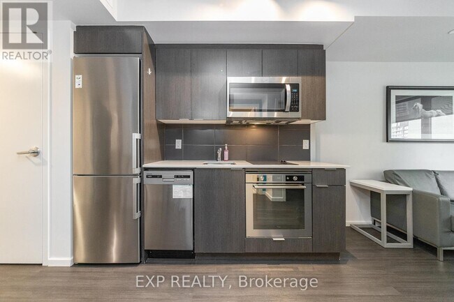 Building Photo - 105 Champagne Ave S