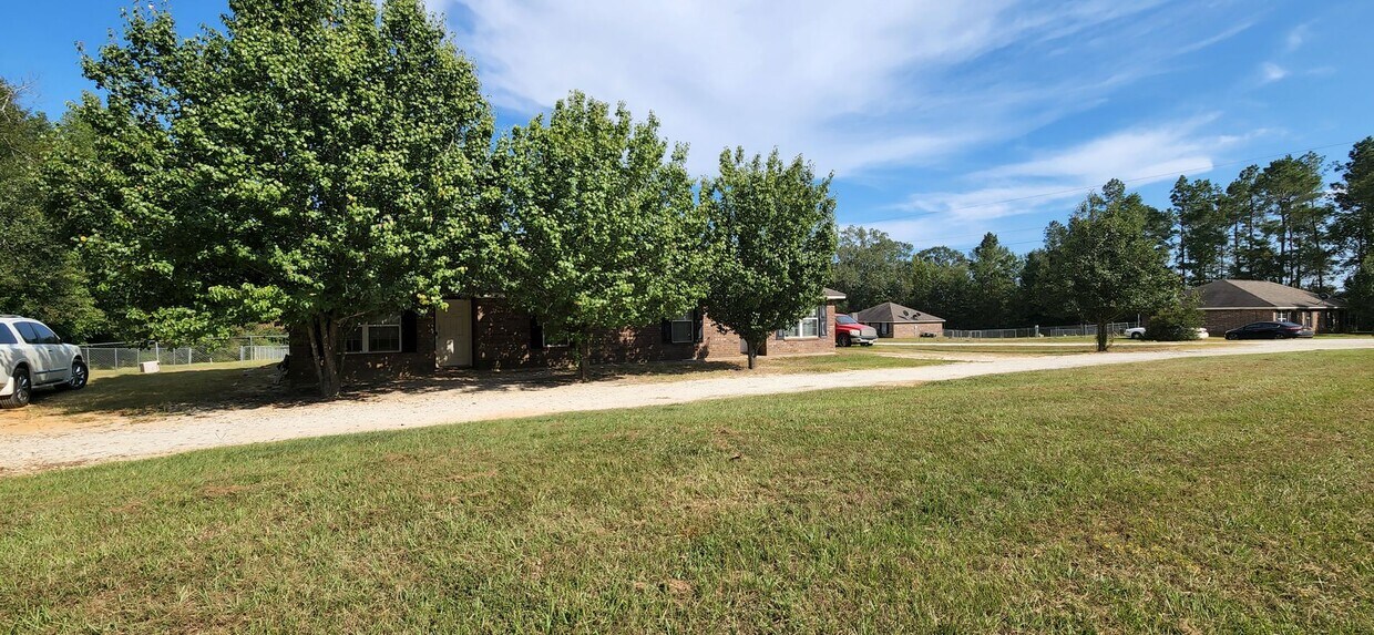 Building Photo - 2262 FM2864
