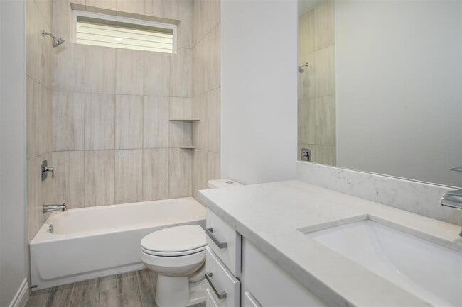 Building Photo - 10919 Upland Retreat Dr