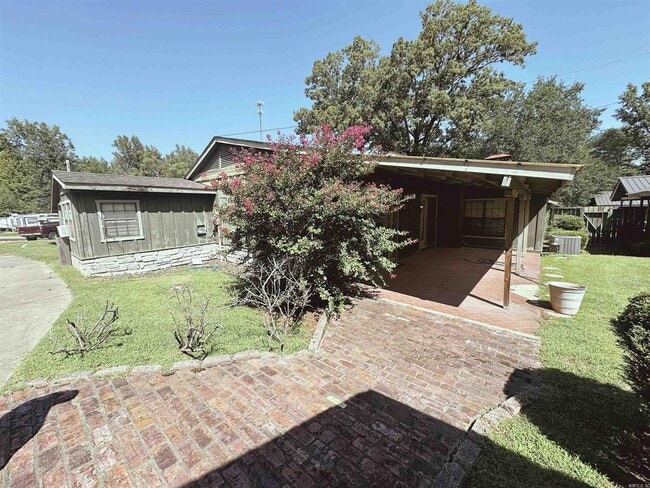 Building Photo - 22767 US-67