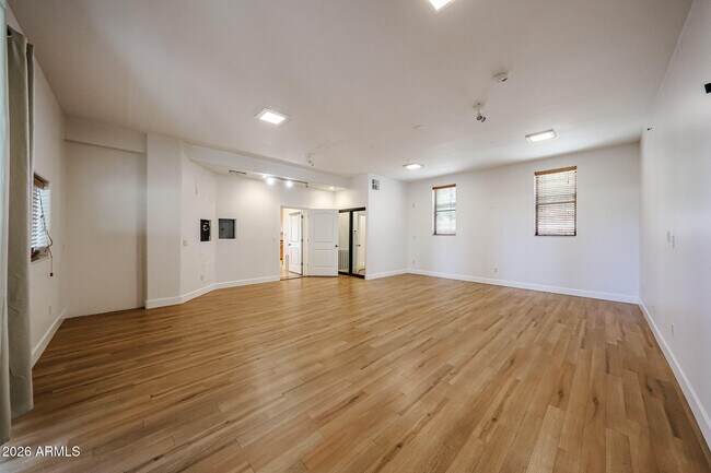 Foto del edificio - 6228 E Pershing Ave