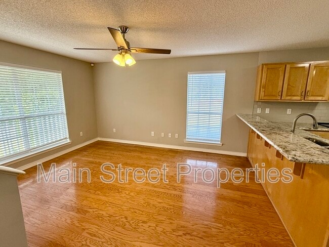 Building Photo - 2121 Pin High Dr
