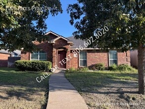 Building Photo - 1004 Pikes Peak Dr