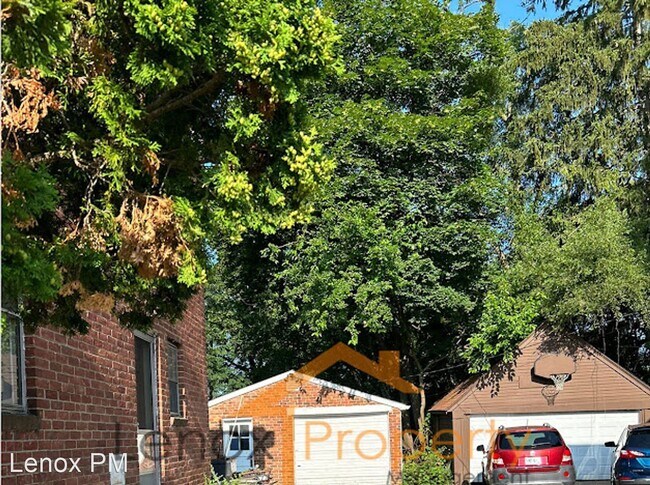 Foto del edificio - 3 br, 2 bath House - 140 Oneida