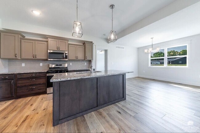 Building Photo - Brand New 3 Bed 2 Bath Home in East Manhattan