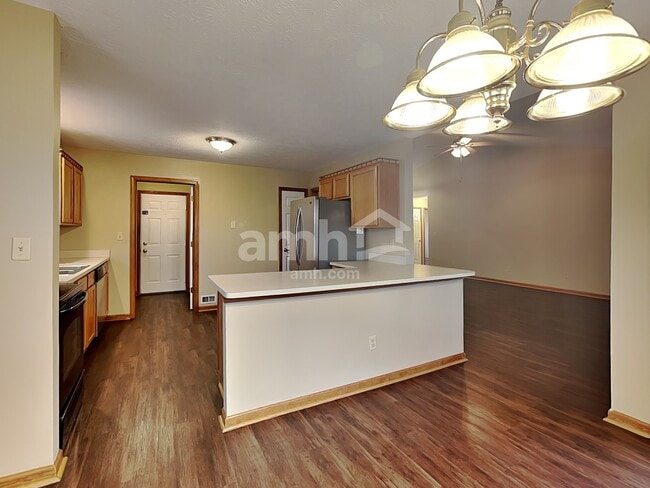 Foto del edificio - 464 E Quail Wood Ln