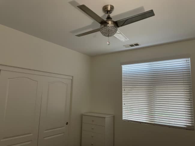 Foto del edificio - 7847 Hazelnut Dr