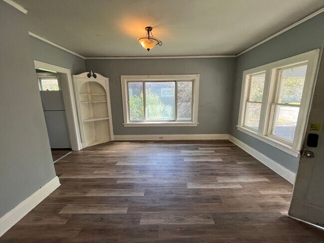 Building Photo - 4 bed 1.5 bath Single Family Home in Wausau!