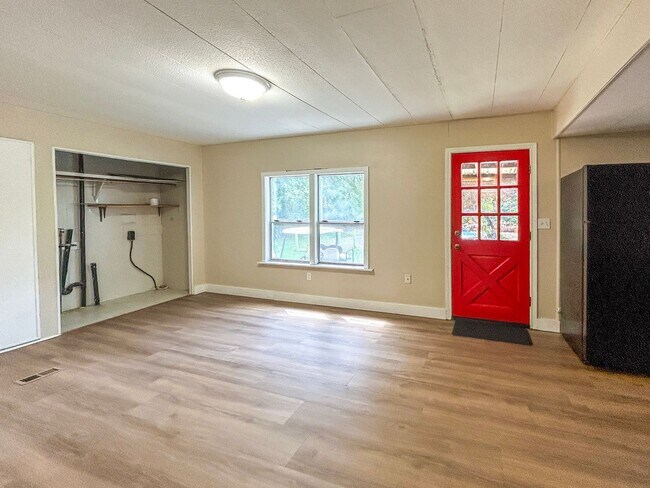 Foto del edificio - 8798 Holmquist Rd SE