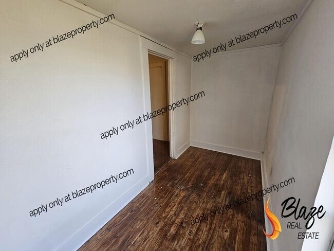 Foto del edificio - Your Versatile Space Awaits! 1 Bed, 1 Bath...