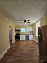 Building Photo - 714 W 38th St