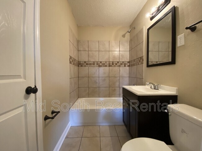 Foto del edificio - 1513 Merlin Ave