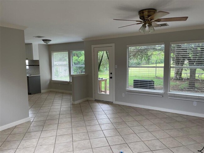 Building Photo - 1012 Pathfinder Way