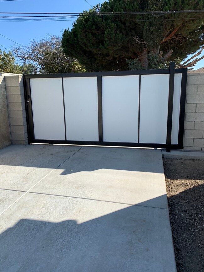 Zona de aparcamiento - 3932 Walgrove Ave