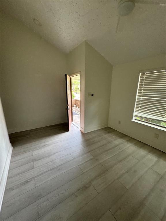 Foto del edificio - 3723 Westmeadow Dr