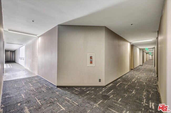 Foto del edificio - 10600 Wilshire Blvd