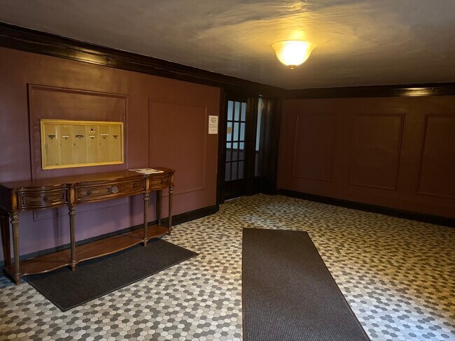 Building Photo - 217 A Washington Blvd