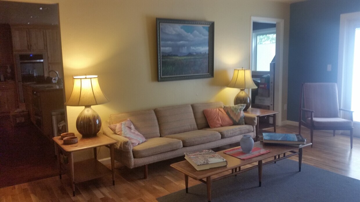 Primary Photo - 850 Glenbrook Dr