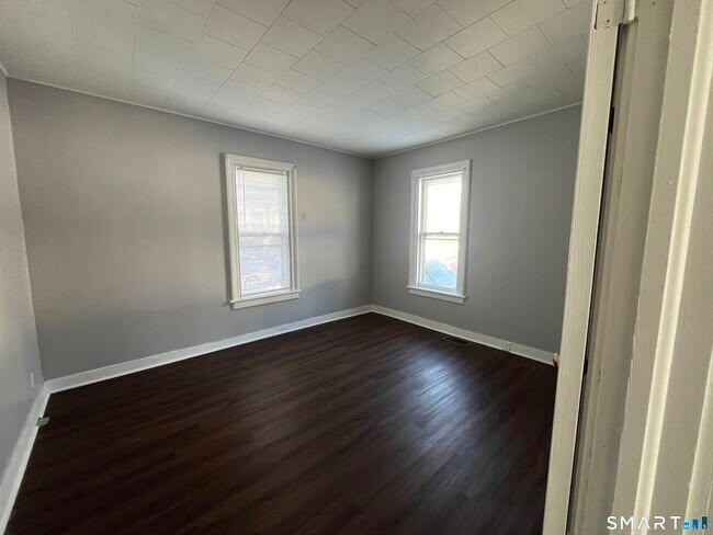 Building Photo - 48 Franklin St