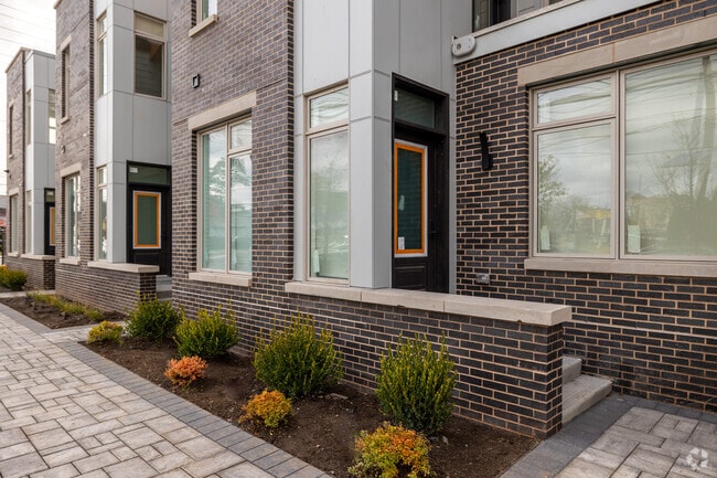 Townhome Entrance - Five85West