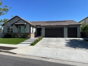 Building Photo - 29646 Saddlebred Cir