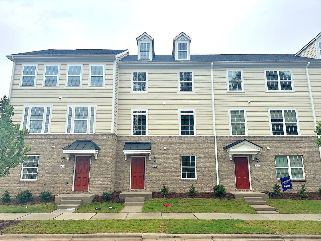 Primary Photo - Brand New Townhome in 751 South Subdivision!