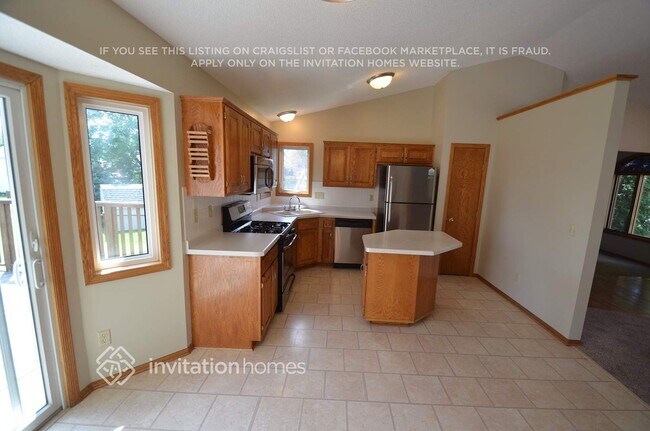 Foto del edificio - 15684 Cumberland Ave W
