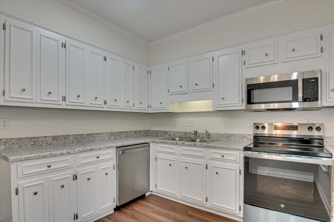 Foto del edificio - 2928 Running Creek Ln