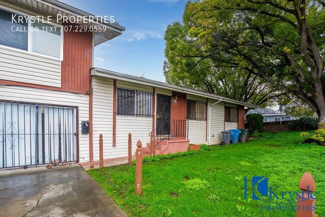 Foto del edificio - Comfortable Vallejo Home with Garage, Outd...