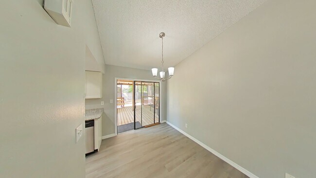 Building Photo - Beautiful 3-bedroom, 2-bath in the peaceful Ocala Park Estates Community