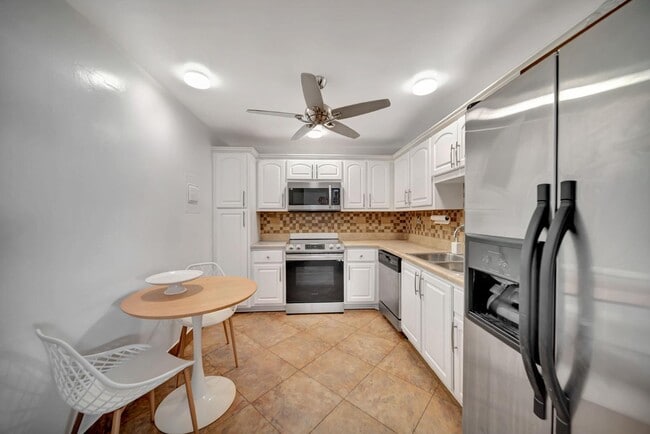 Building Photo - 531 N Ocean Blvd