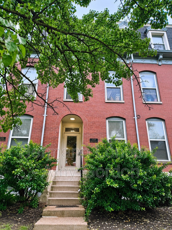 Building Photo - 2336 Rutger St