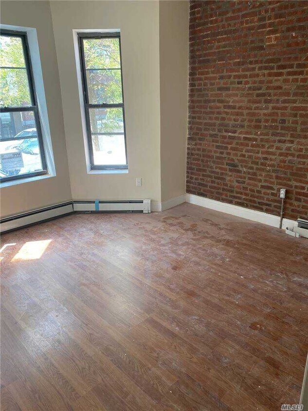 Primary Photo - 253 E 28th St